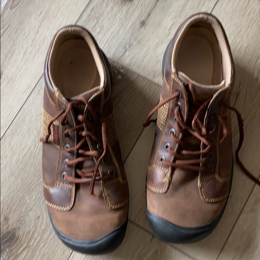 Men’s Keen Austin leather shoes size 12